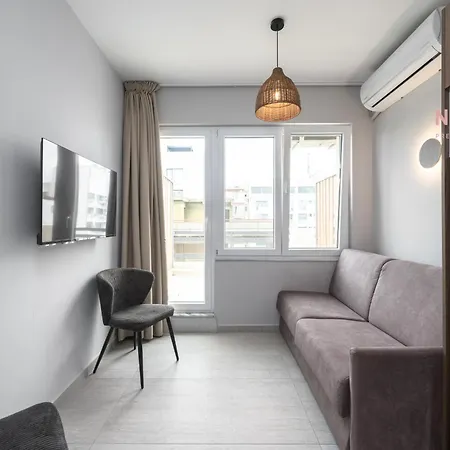 T30 α, Nilie Hospitality Mgmt Salonicco