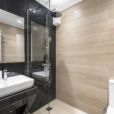T30 α, Nilie Hospitality Mgmt Salonicco